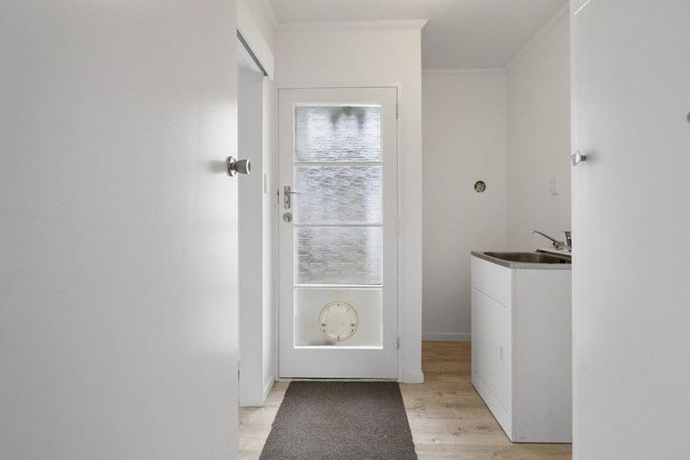 Photo of property in 28 Pinedale Parade, Milson, Palmerston North, 4414