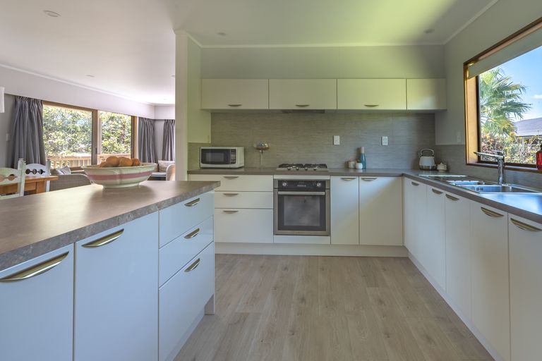 Photo of property in 84 Hone Heke Road, Kerikeri, 0230