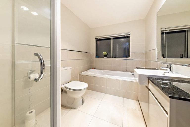 Photo of property in 34 Pickaberry Avenue, Karaka, Papakura, 2113