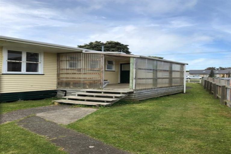 Photo of property in 8 Albany Street, Patea, 4520