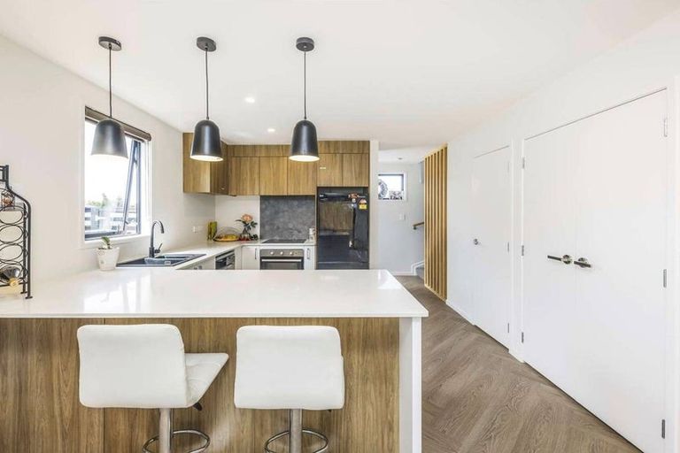Photo of property in 1/11 Lewis Road, Pakuranga, Auckland, 2010