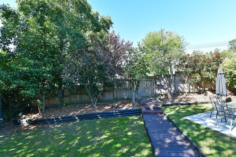 Photo of property in 1 Garfield Road, Helensville, 0800