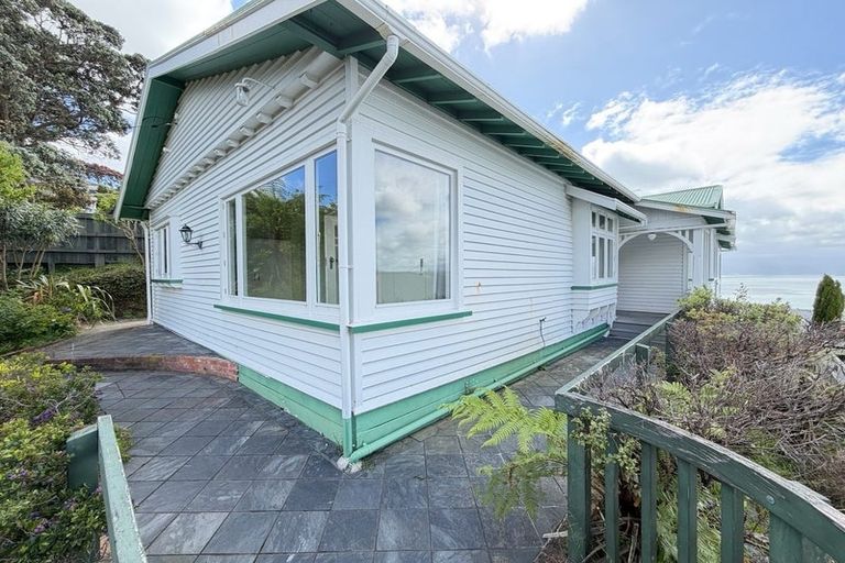Photo of property in 8 Lower Watt Street, Wadestown, Wellington, 6012