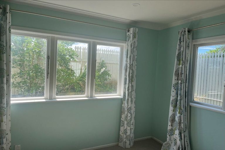 Photo of property in 92 Marine Parade, Otaki Beach, Otaki, 5512