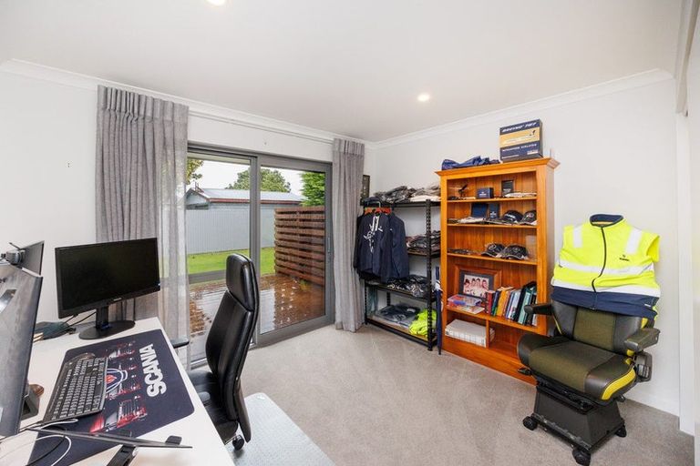 Photo of property in 27 Titoki Street, Palmerston North, 4414