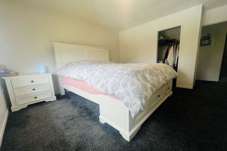 Photo of property in 391 Roscommon Road, Clendon Park, Auckland, 2103