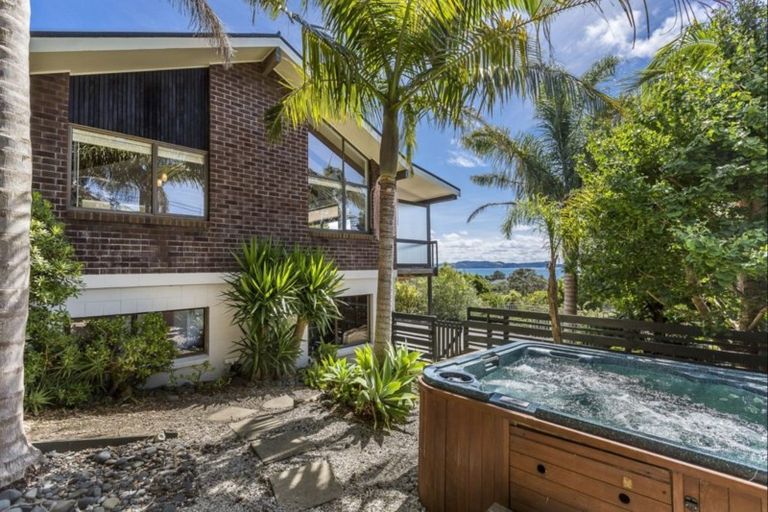 Photo of property in 204 Vipond Road, Stanmore Bay, Whangaparaoa, 0932