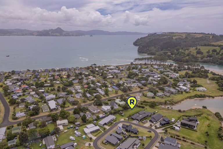 Photo of property in 19 Admiral Drive, Cooks Beach, Whitianga, 3591