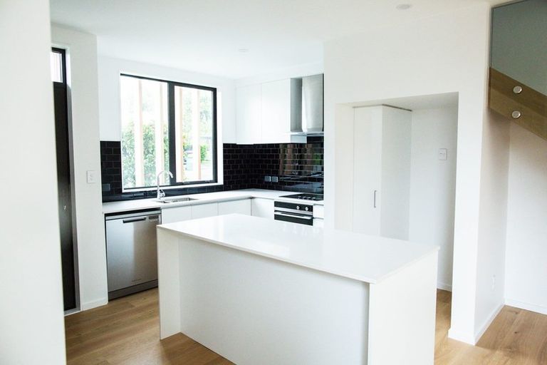 Photo of property in 2d Cook Street, Karori, Wellington, 6012