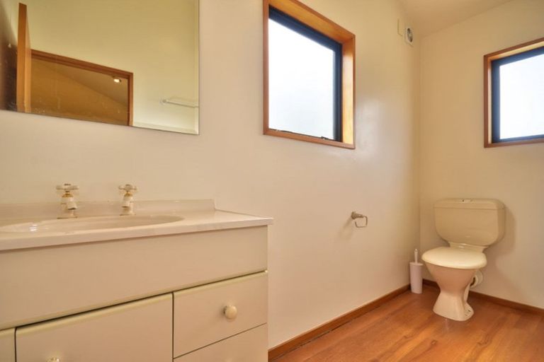 Photo of property in 116a Wynyard Crescent, Fernhill, Queenstown, 9300