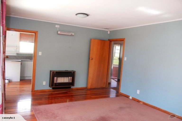 Photo of property in 15 Tawa Street, Tawa, Wellington, 5028