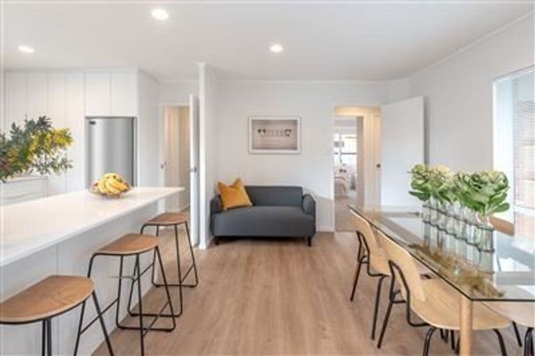 Photo of property in 2/23 Tarnica Road, Northpark, Auckland, 2013