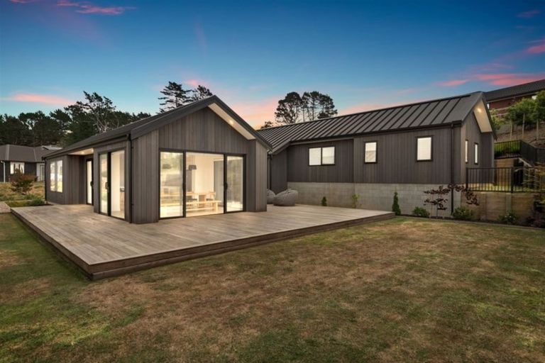 Photo of property in 90 Solan Drive, Waimauku, 0812