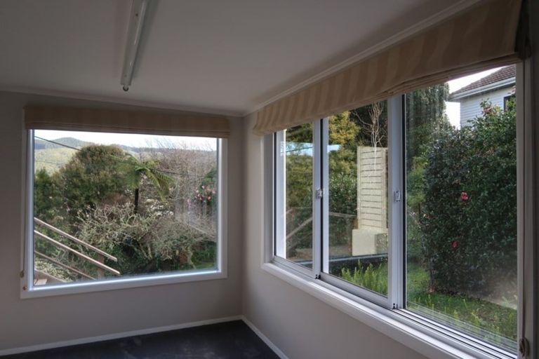 Photo of property in 18 Tawa Terrace, Tawa, Wellington, 5028