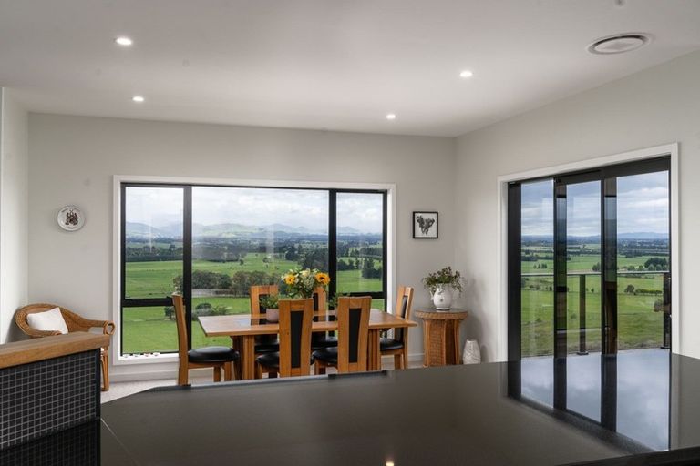 Photo of property in 12 Airstrip Ridge Road, Parkvale, Carterton, 5792