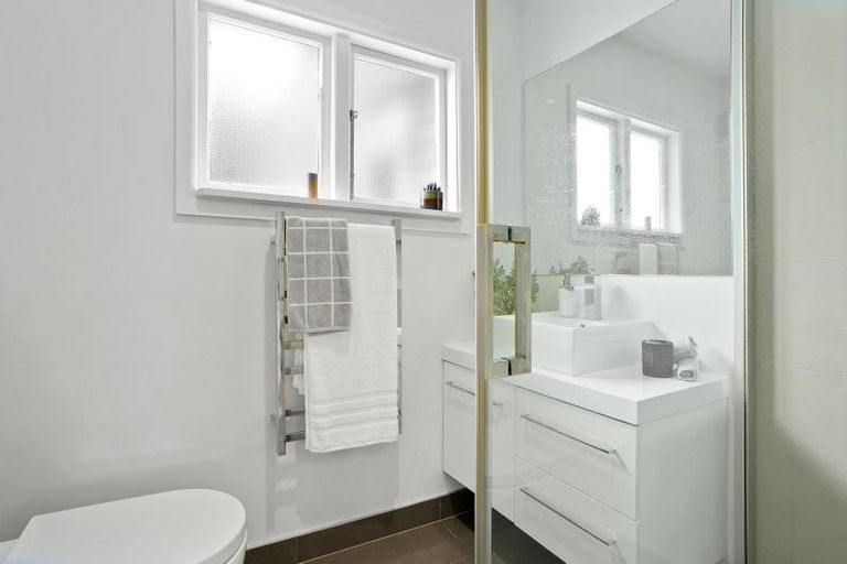 Photo of property in 98 Hamilton Avenue, Ilam, Christchurch, 8041