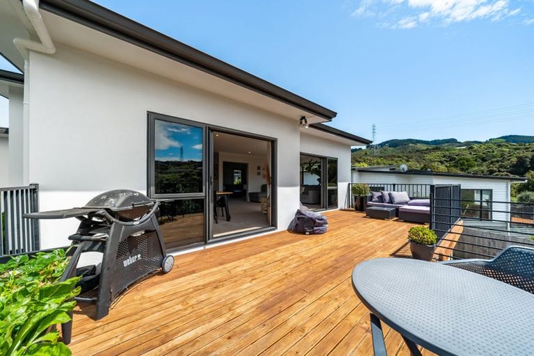Photo of property in 14 Cosgrove Rise, Riverstone Terraces, Upper Hutt, 5018