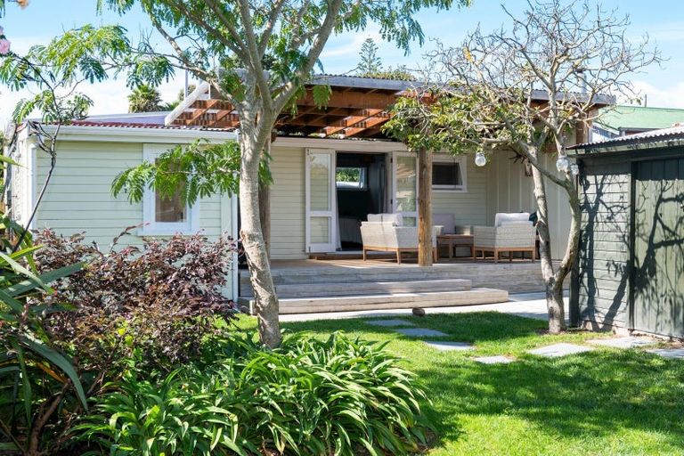 Photo of property in 5 Grove Road, Haumoana, 4102