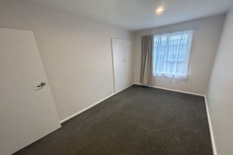 Photo of property in 2/402a Wairakei Road, Burnside, Christchurch, 8053