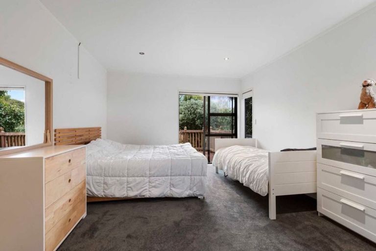 Photo of property in 29 Kennedy Avenue, Forrest Hill, Auckland, 0620