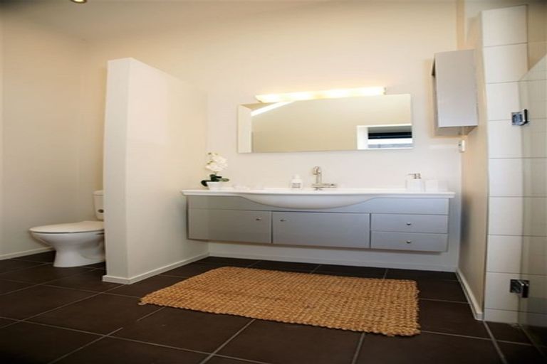 Photo of property in 2/5 Whareora Terrace, Cashmere, Christchurch, 8022