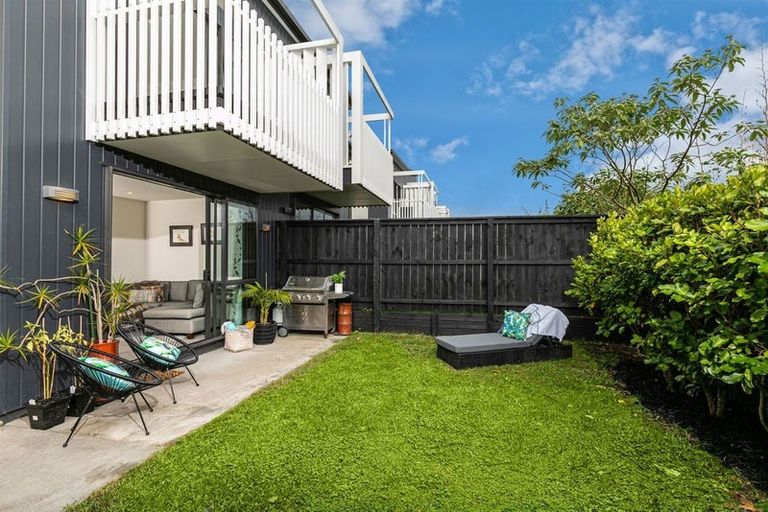 Photo of property in 21 Carder Court, Hobsonville, Auckland, 0618