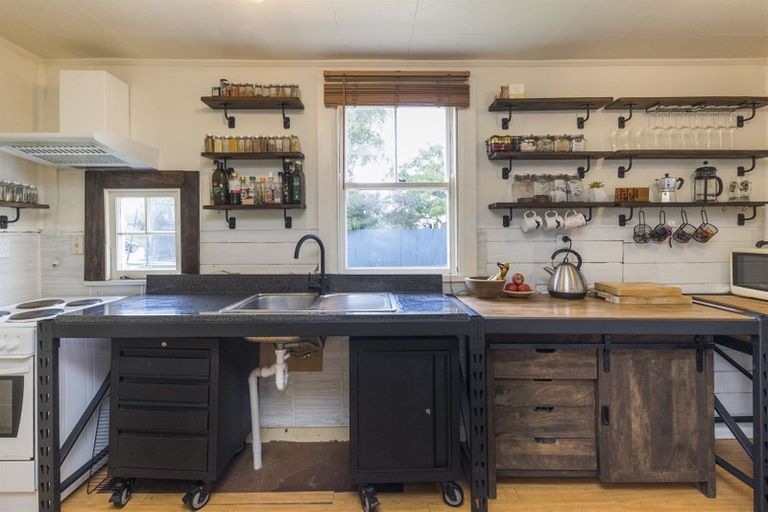 Photo of property in 4 Millar Street, Roslyn, Palmerston North, 4414