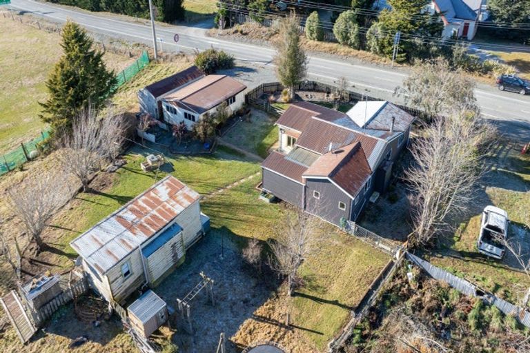 Photo of property in 9 Essex Street, Mossburn, 9792