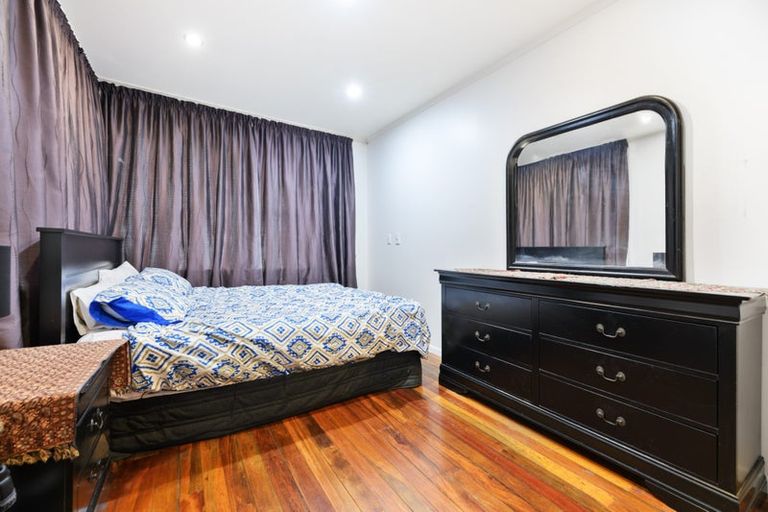 Photo of property in 44 Kohekohe Street, New Lynn, Auckland, 0600
