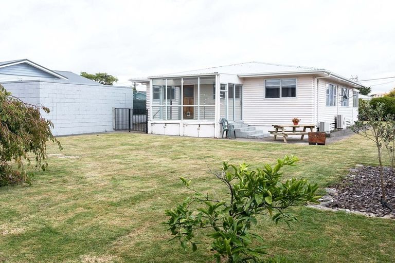 Photo of property in 11 Standish Street, Inglewood, 4330