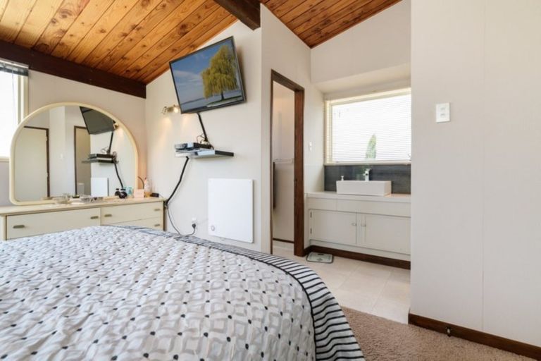 Photo of property in 65 Hinewa Road, Otumoetai, Tauranga, 3110