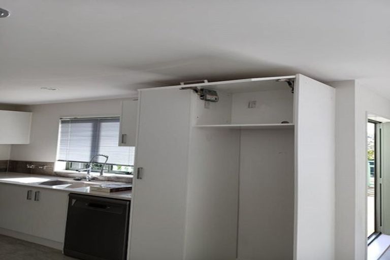 Photo of property in 21 Oaktree Avenue, Browns Bay, Auckland, 0630