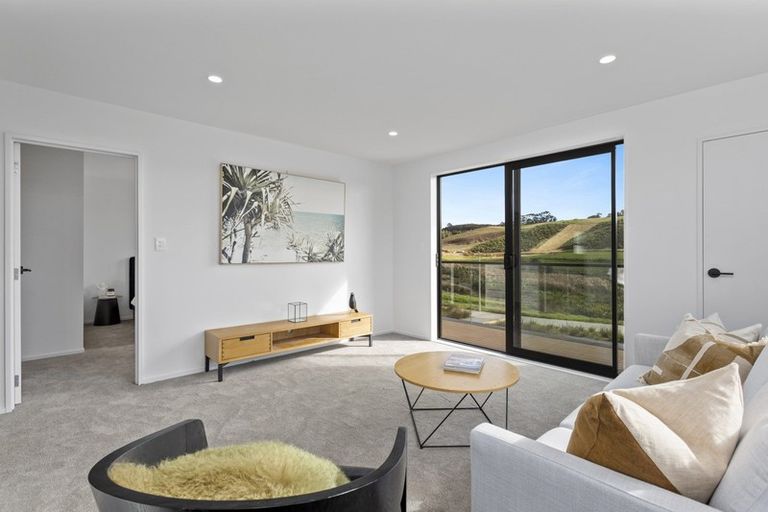 Photo of property in 76 Ashley Avenue, Long Bay, Auckland, 0630