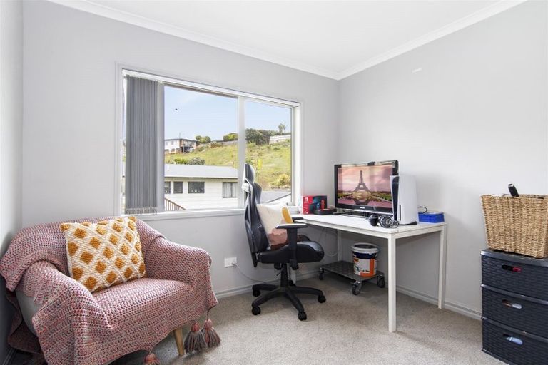 Photo of property in 15 Waikite Way, Welcome Bay, Tauranga, 3175