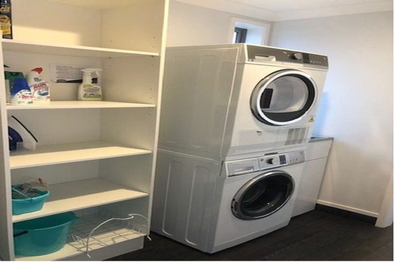 Photo of property in 1/143 Knighton Road, Hillcrest, Hamilton, 3216