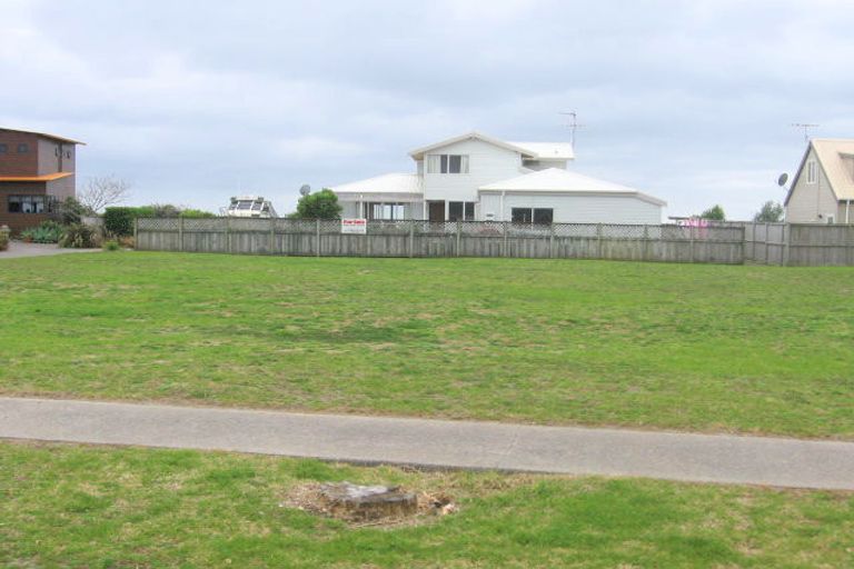Photo of property in 126 Puka Crescent, Matarangi, Whitianga, 3592