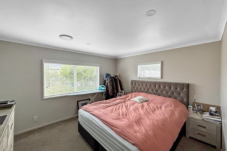 Photo of property in 1/56 Birkdale Road, Birkdale, Auckland, 0626