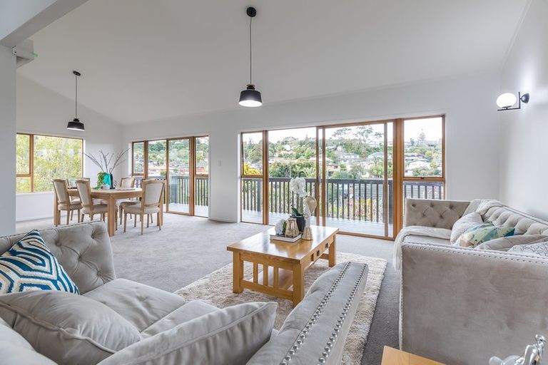 Photo of property in 47 Stapleford Crescent, Browns Bay, Auckland, 0630