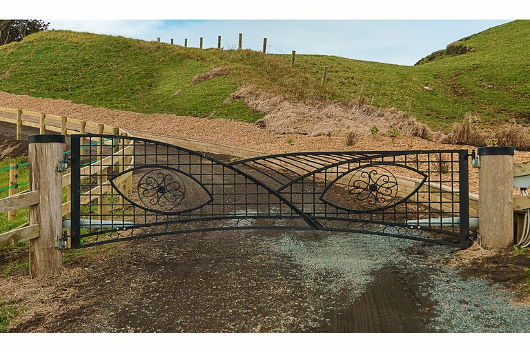 Photo of property in 63 Aldred Road, Karioitahi, Waiuku, 2683