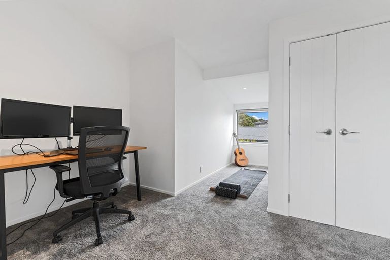 Photo of property in 1/18 Ridge Road, Waiake, Auckland, 0630