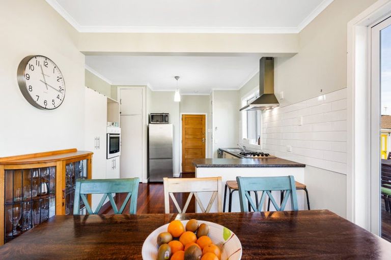 Photo of property in 6 Dolbel Street, Taradale, Napier, 4112