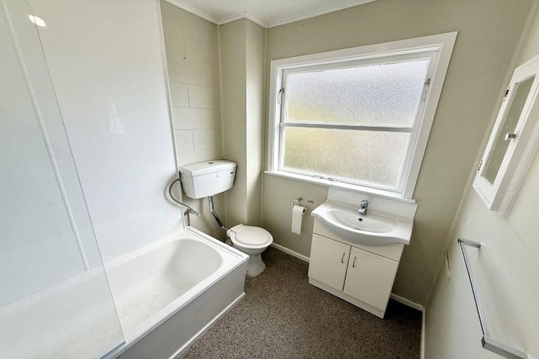 Photo of property in Oberon Flats, 48a Merton Street, Trentham, Upper Hutt, 5018