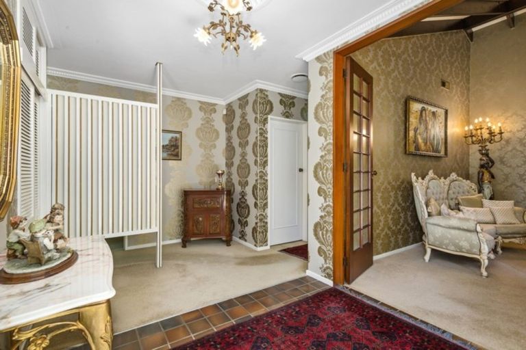 Photo of property in 2 Golf Road, Heretaunga, Upper Hutt, 5018