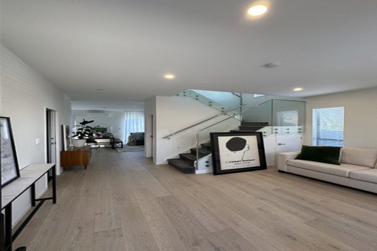 Photo of property in 48a Portadown Avenue, Pakuranga Heights, Auckland, 2010