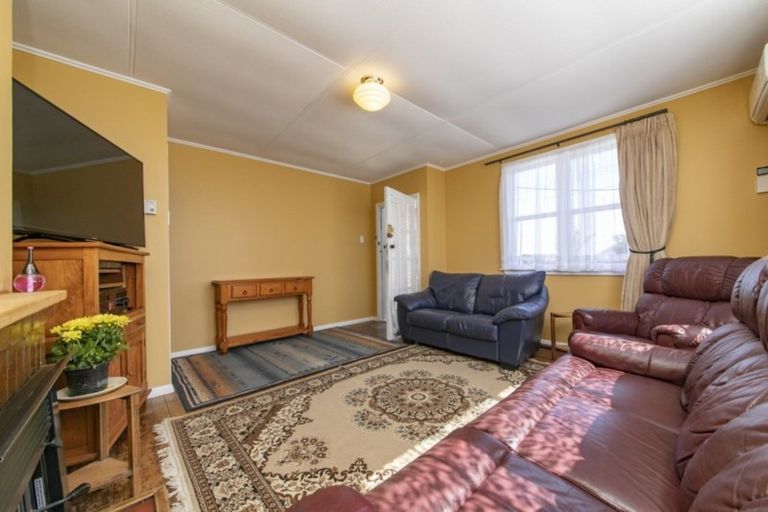 Photo of property in 86 Garfield Road, Helensville, 0800