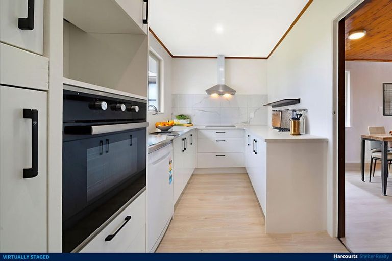 Photo of property in 19 Cobham Crescent, Kelston, Auckland, 0602