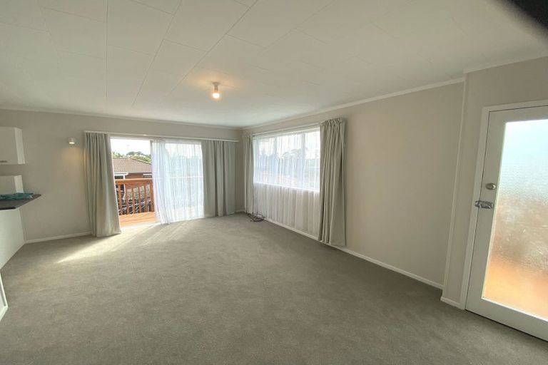 Photo of property in 24 Fitzwater Place, Henderson, Auckland, 0612