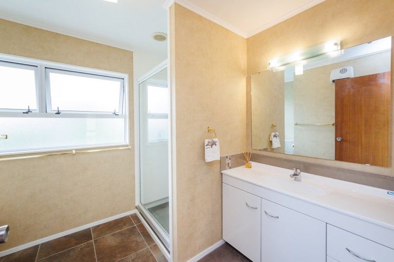 Photo of property in 4 Anaru Place, Awapuni, Palmerston North, 4412