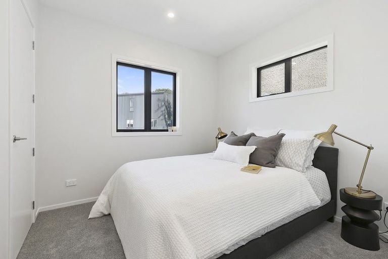 Photo of property in 131 Tiketike Way, Brooklyn, Wellington, 6021