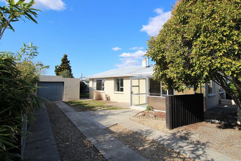 Photo of property in 8 Campbell Street, Alexandra, 9320